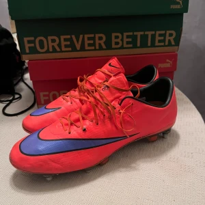 Nike vapor 10  - Säljer du jag inte har användning för de längre.  Pris går att diskutera i pm! 