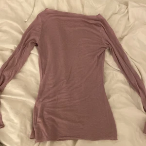  tröja från Intimissimi - Ljusrosa/ ljuslila tröja från Intimissimi💓💓 Använd fåtal gånger💓💓 Storlek S!! Fint skick inga defekter