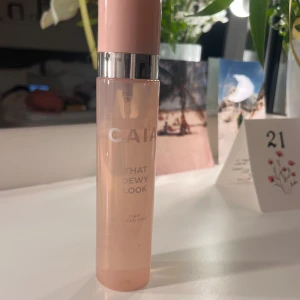 Glow setting Spray från CAIA - Settingsprej från caia