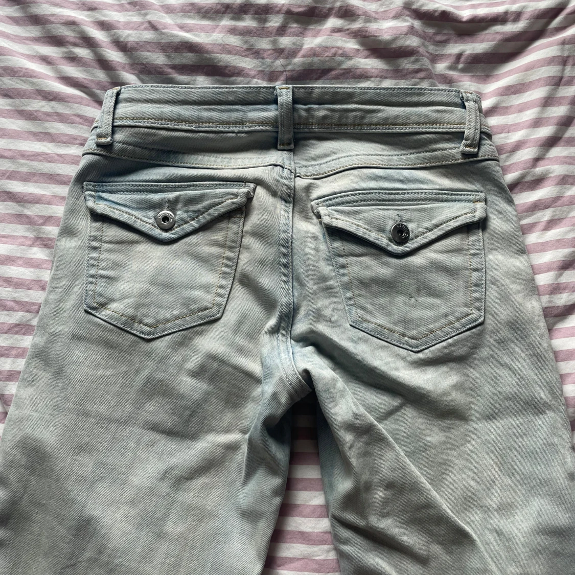 Ljusblå bootcut jeans från H&M Divided - 3