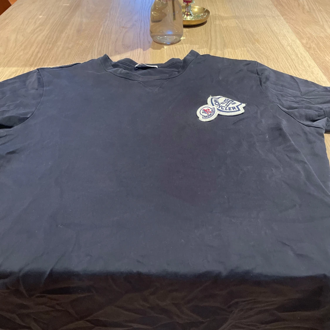 Svart Moncler t-shirt med logga