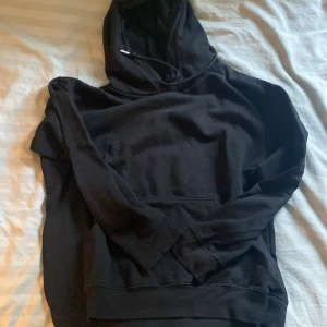 Svart hoodie - Svart hoodie från HM🤍