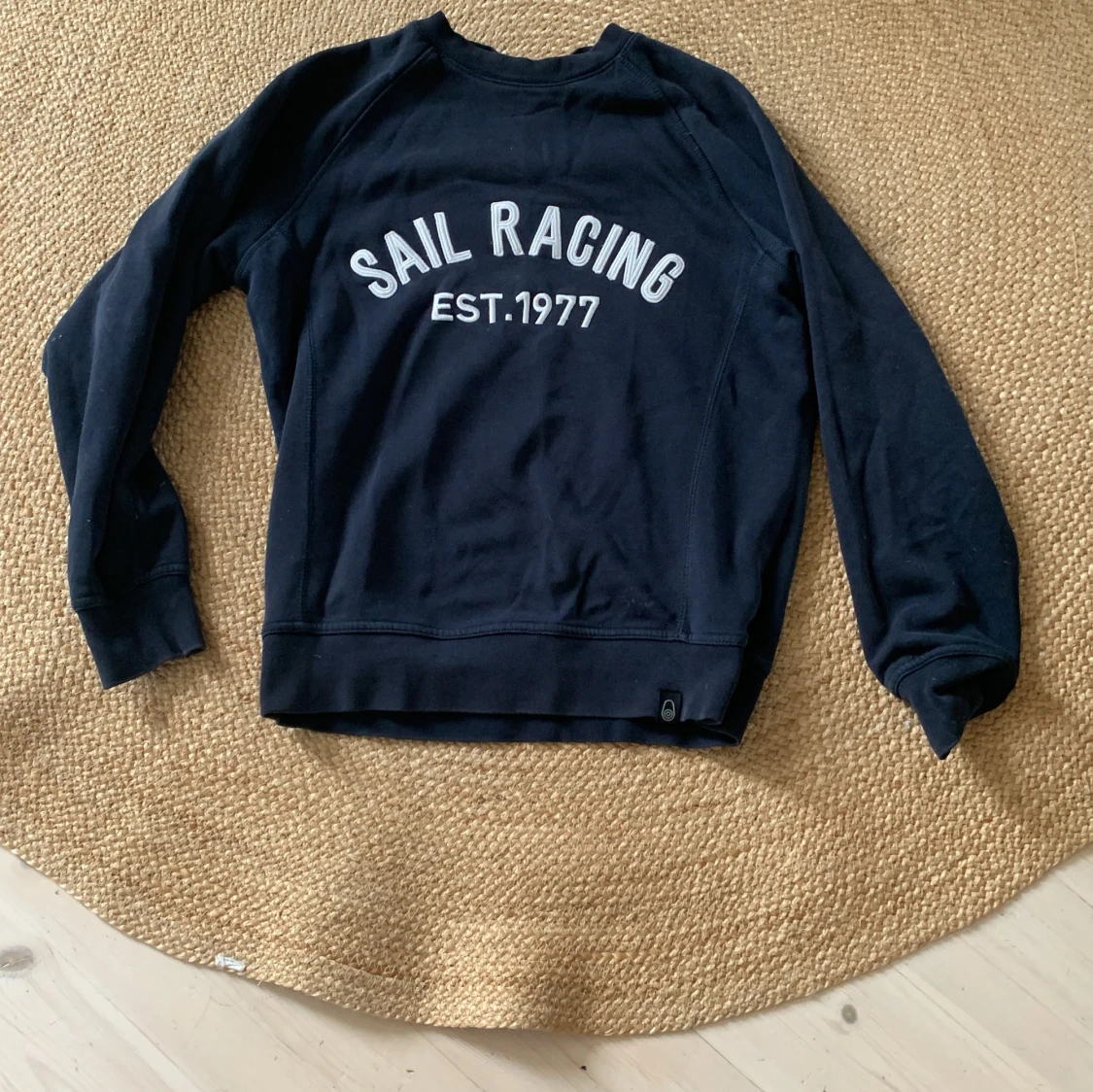 Mörkblå Sail Racing sweatshirt