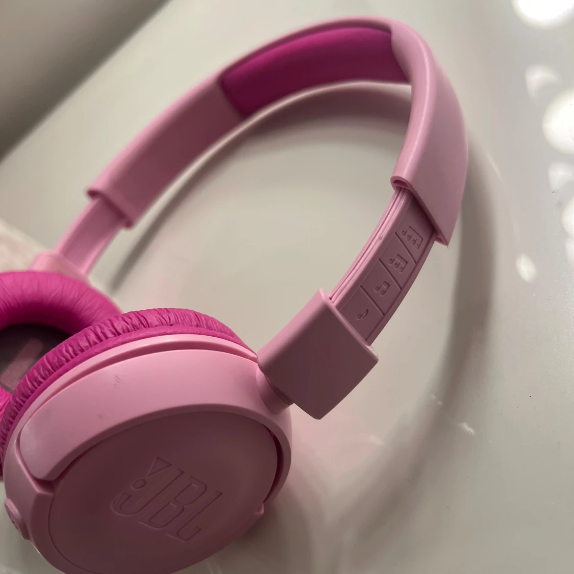 Rosa barn JBL hörlurar med laddare - 2