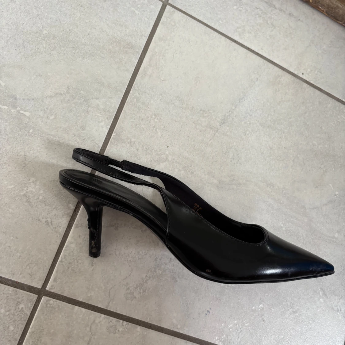 Svarta klackar med spetsig tå från H&M - 3