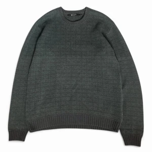 Tiger of sweden stickad tröja  - Svart/grön stickad tröja från tiger of sweden. Storlek medium. Bra skick. Skriv i dm om intresserad eller annat. Kan även skicka mer bilder samt mått. Pris kan diskuteras 