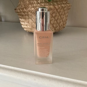 Dewy Drops - Caia Dewy Drops i färgen 20c. Testad 3 gånger. 