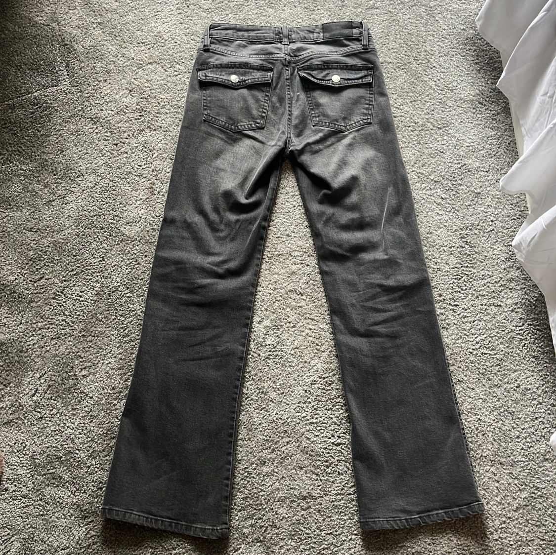 Gråa jeans - 1