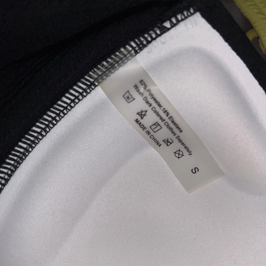 Svart ribbad bikiniöverdel med pärldetaljer - 4