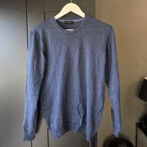  Sand merinotröja - SAND merinotröja i storlek S. Nypris ca 1500kr. Mitt pris 350kr. Bra skick.