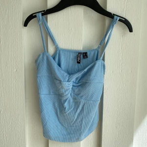 Blått linne - Superfint linne från Vero Moda                                   Helt ny utan prislapp!! 