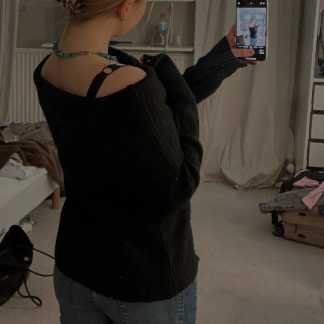 Svart offshoulder stickad tröja - 1