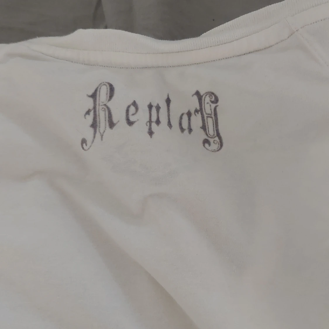 Vit v-ringad y2k  topp från Replay - 2