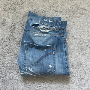 Donup jeans - Säljer mina Dondup jeans då ja inte använder dom