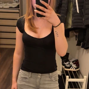 T-shirt - Säljer en fin T-shirt ifrån Nelly 😊