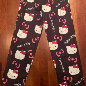 Hello Kitty pyjamasbyxor - jätte mysiga hello kitty byxor
