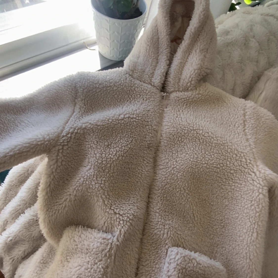 Beige teddyjacka från H&M