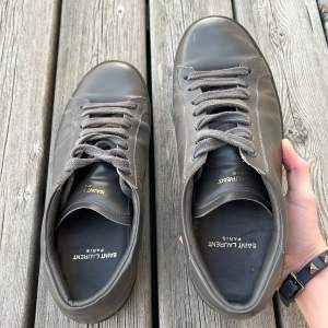 Saint Laurent Skor | Storlek 40 | Nyskick | Pris : 1899 | Box, Dustbag, Extra skosnören 