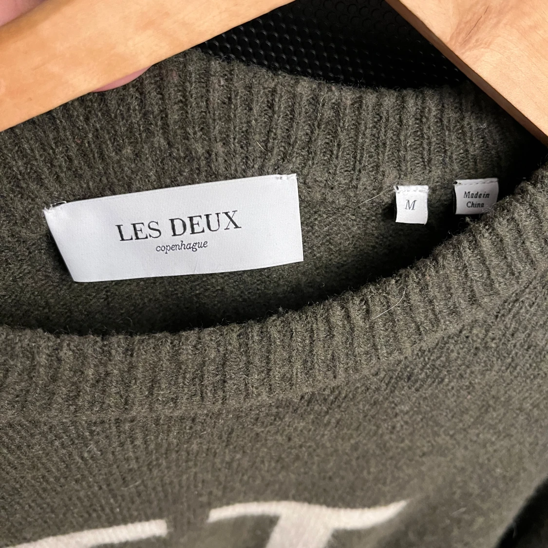 Olivgrön tröja från Les Deux - 1
