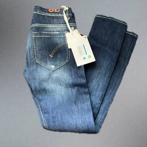 Dondup George (Helt nya) - Helt nya dondup jeans i modellen George. Inga som helst defekter. Aldrig använda