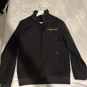 Sail racing vindjacka - Sail racing vindjacka. I mycket bra skick 