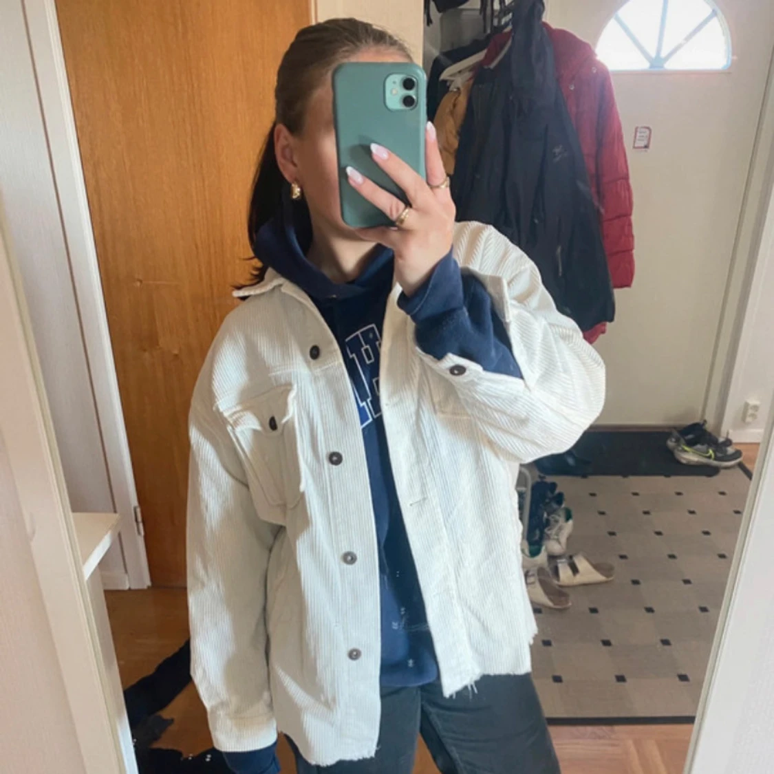 Vit manchesterjacka med knappar - 2