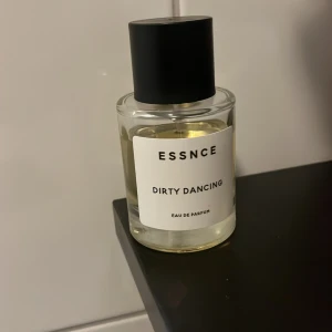 Parfym från essnce - Dirty dancing från essnce 🌺Inköpt i februari. Har även en annons ute på Vinted 