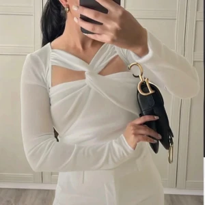 Bikbok NY topp, XS ord 299:- - Helt ny oanvänd topp med tagg kvar Från BIKBOK, aldrig använd. Ord pris 299:- Från ett rökfritt och djurfritt hem