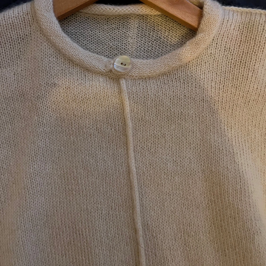 Beige stickad kofta med - 1