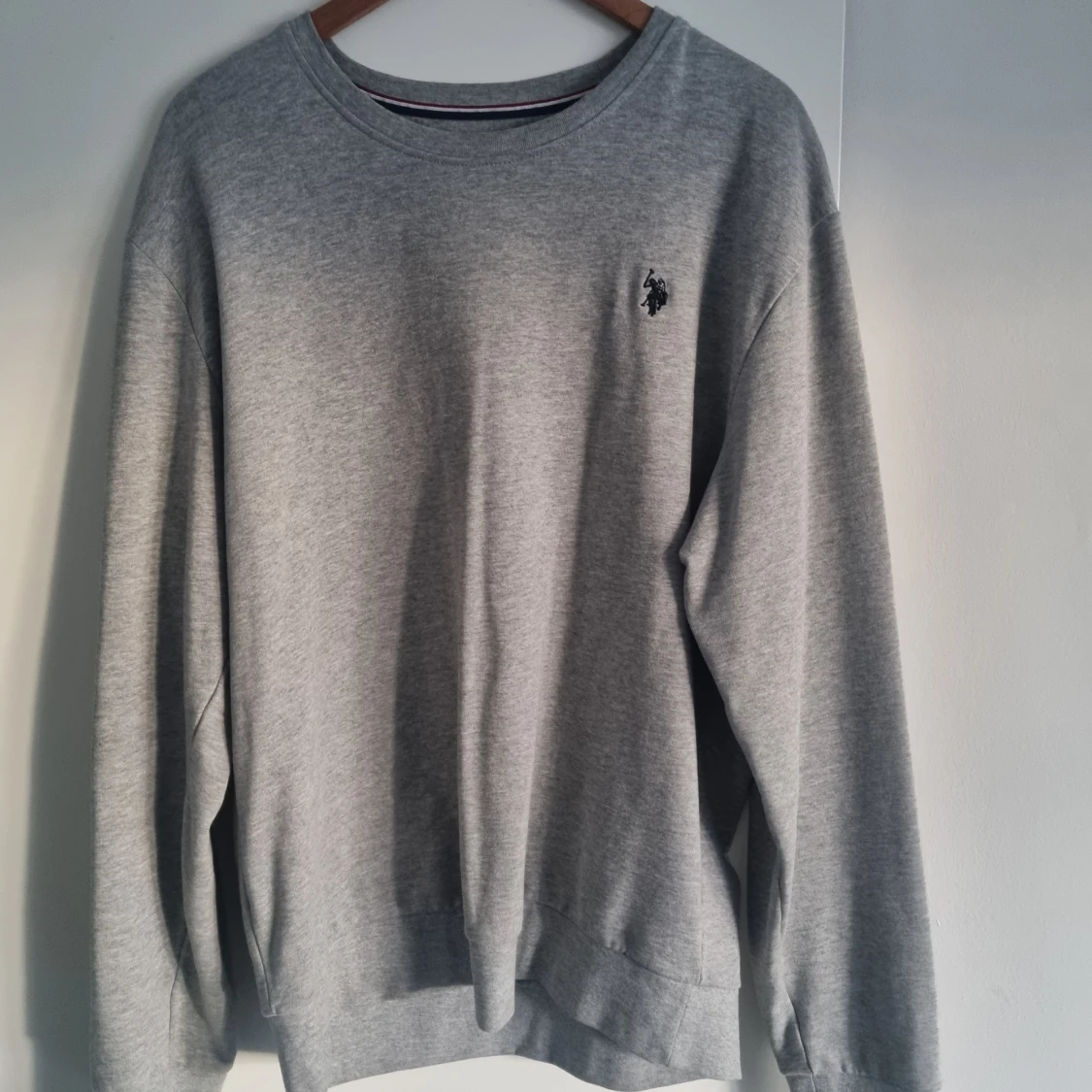 Grå sweatshirt från U.S. Polo Assn.