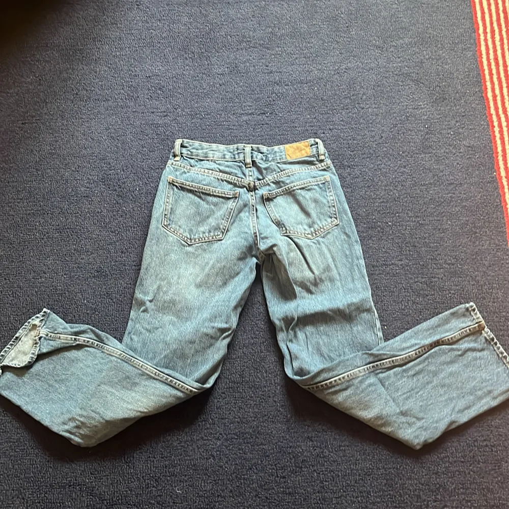 snygga blå jeans.. Farkut & Housut.
