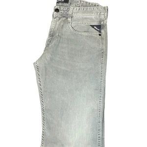 Ljusgrå Replay Anbass - Storlek: 30    Skick: 8/10