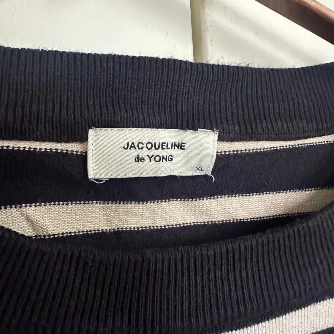 Svartvit randig tröja från Jacqueline de Yong - 1