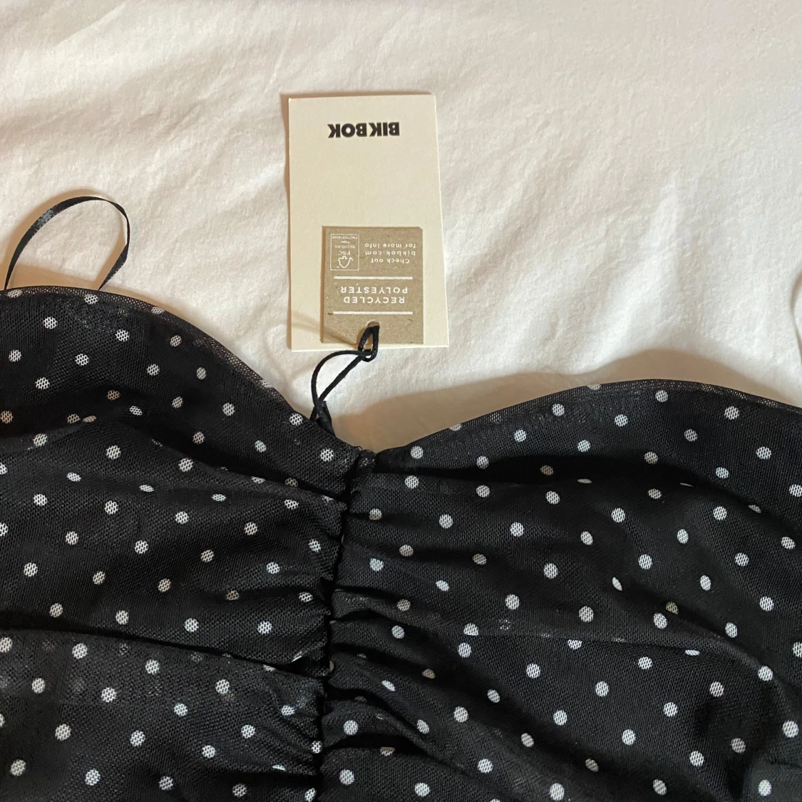 Svart prickig tubtopp från Bik Bok - 1