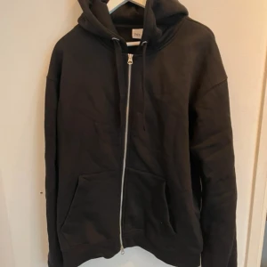 Zara zip hoodie large - Zara zip hoodie storlek large använd några gånger