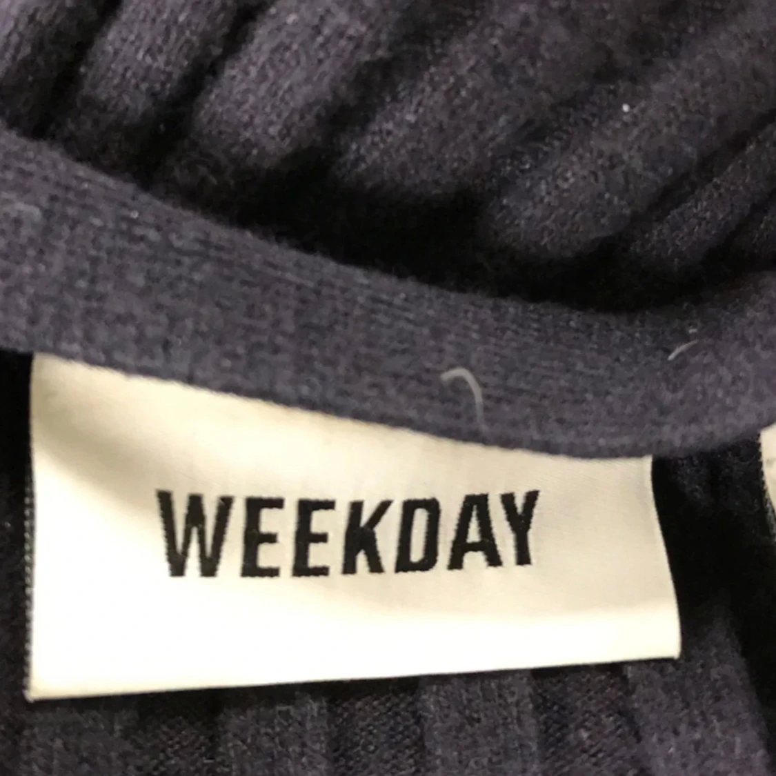 Svart ribbad kofta från Weekday - 2