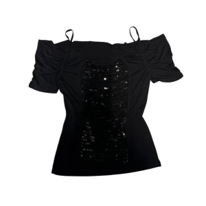 Öppen paljett rygg - Paljett rygg! Står ingen storlek men sitter som en S. Kontakta vid intresse <3