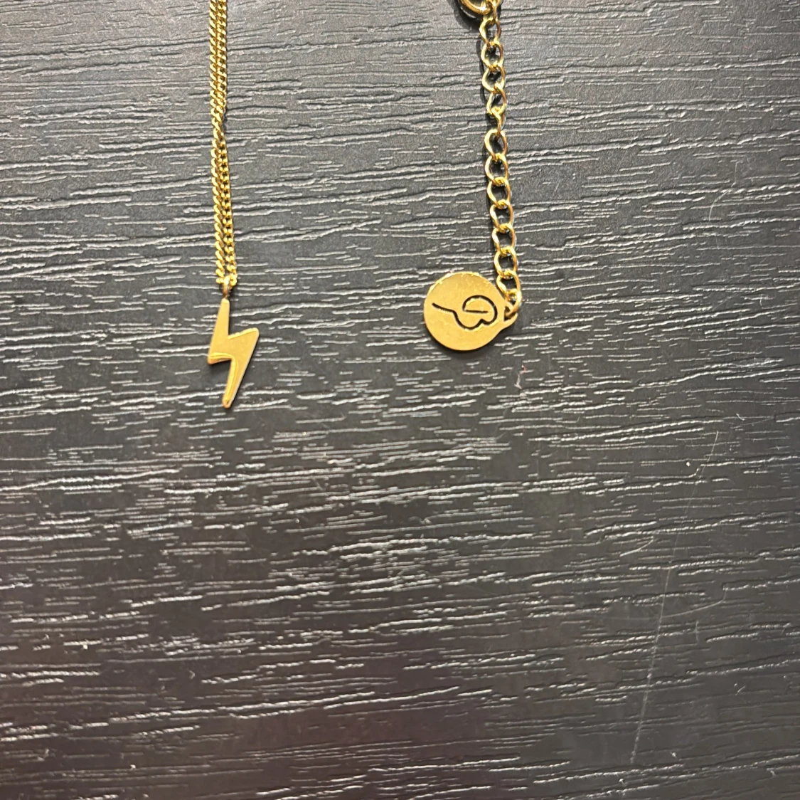 Guldhalsband med blixt  - 1