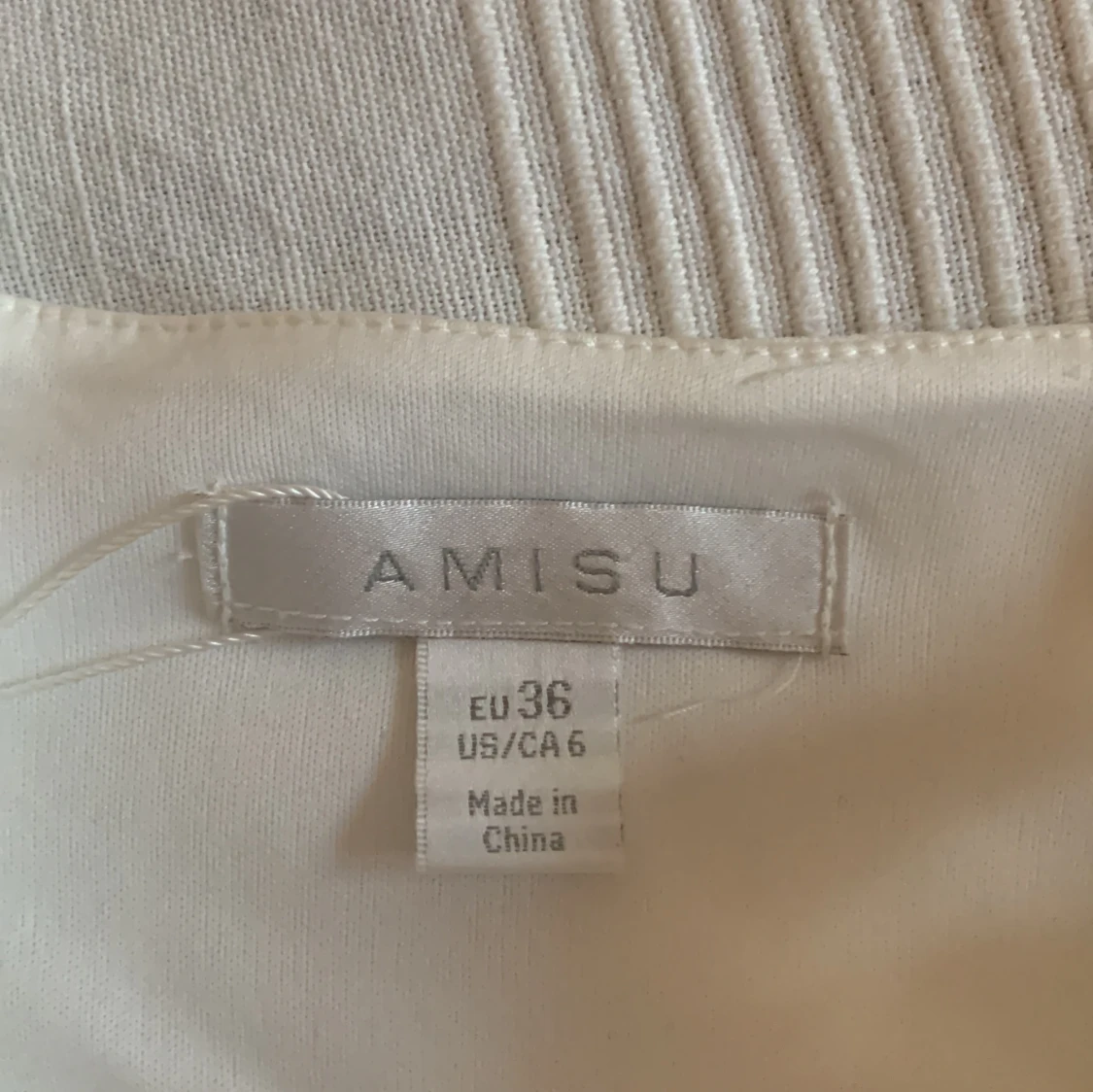 Vit klänning från Amisu - 2