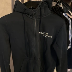 Peak Performance zip-hoodie - Använd fåtal gånger 