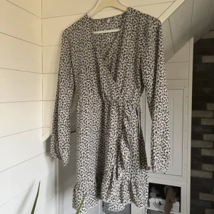 Sommarklänning - Blommig klänning, perfekt till sommaren!😍🌸