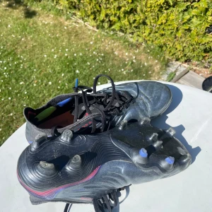 ADIDAS COPA SENSE .1 FG (DARK GREY) - Säljer ett par svarta ADIDAS COPA SENSE .1 FG (DARK GREY). Använda några gånger men blev snabbt för små för mig.