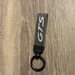 Nyckelring Porsche GTS - En snygg porshe nyckelring 