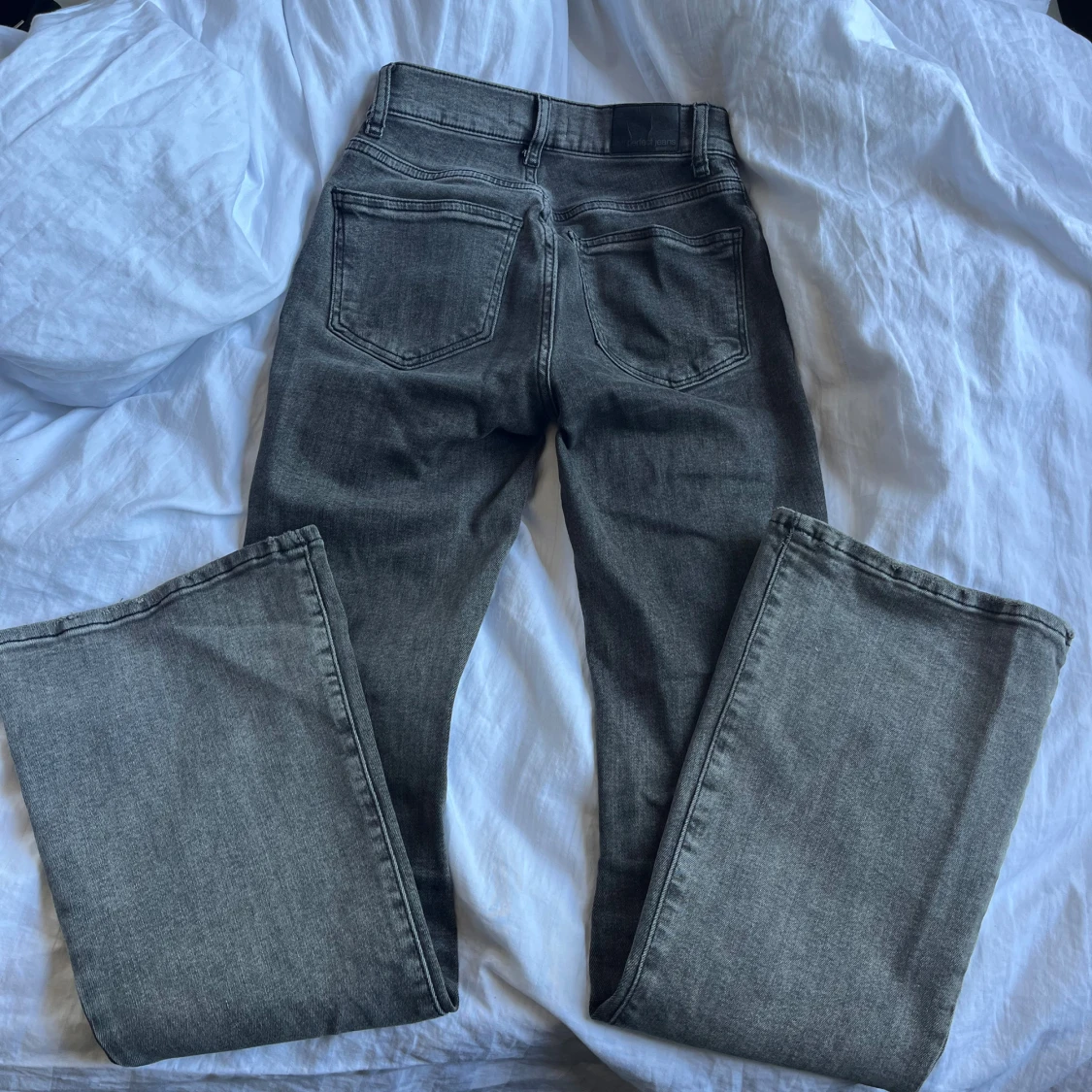 Grå bootcut jeans - 1