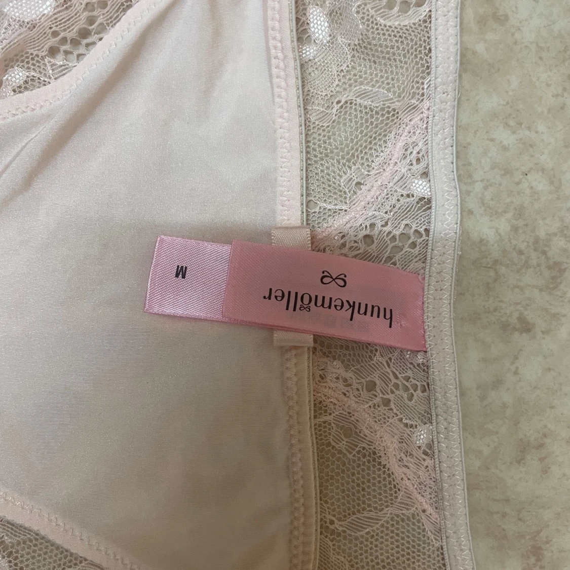 Ljusrosa spets-bh från Hunkemöller - 4