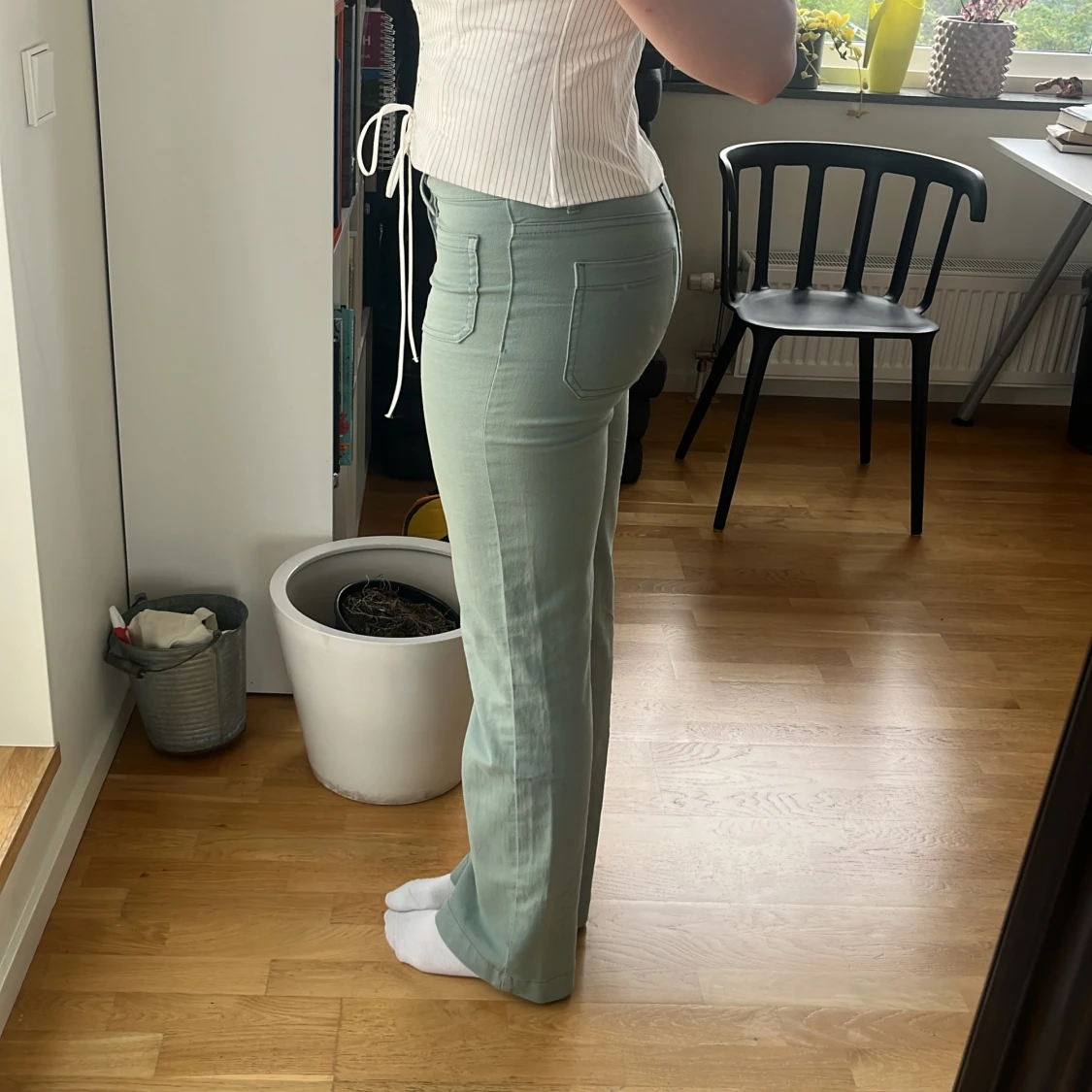 Mintgröna raka byxor med fickor - 1