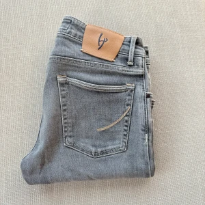 Handpicked Jeans - Snygga handpicked jeans i utmärkt skick. Hojta till vid frågor!