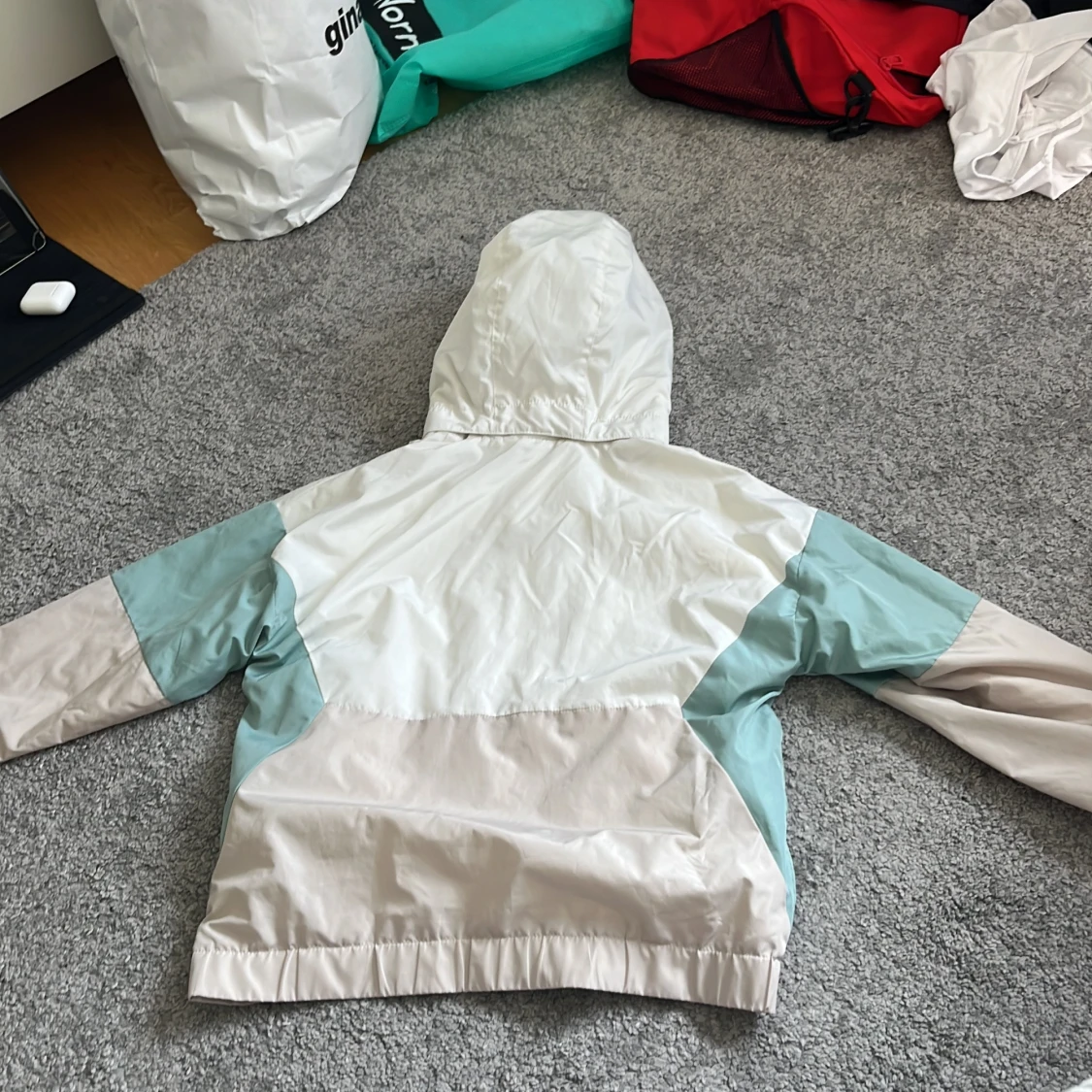 Pastellfärgad vindjacka från McKinley - 1