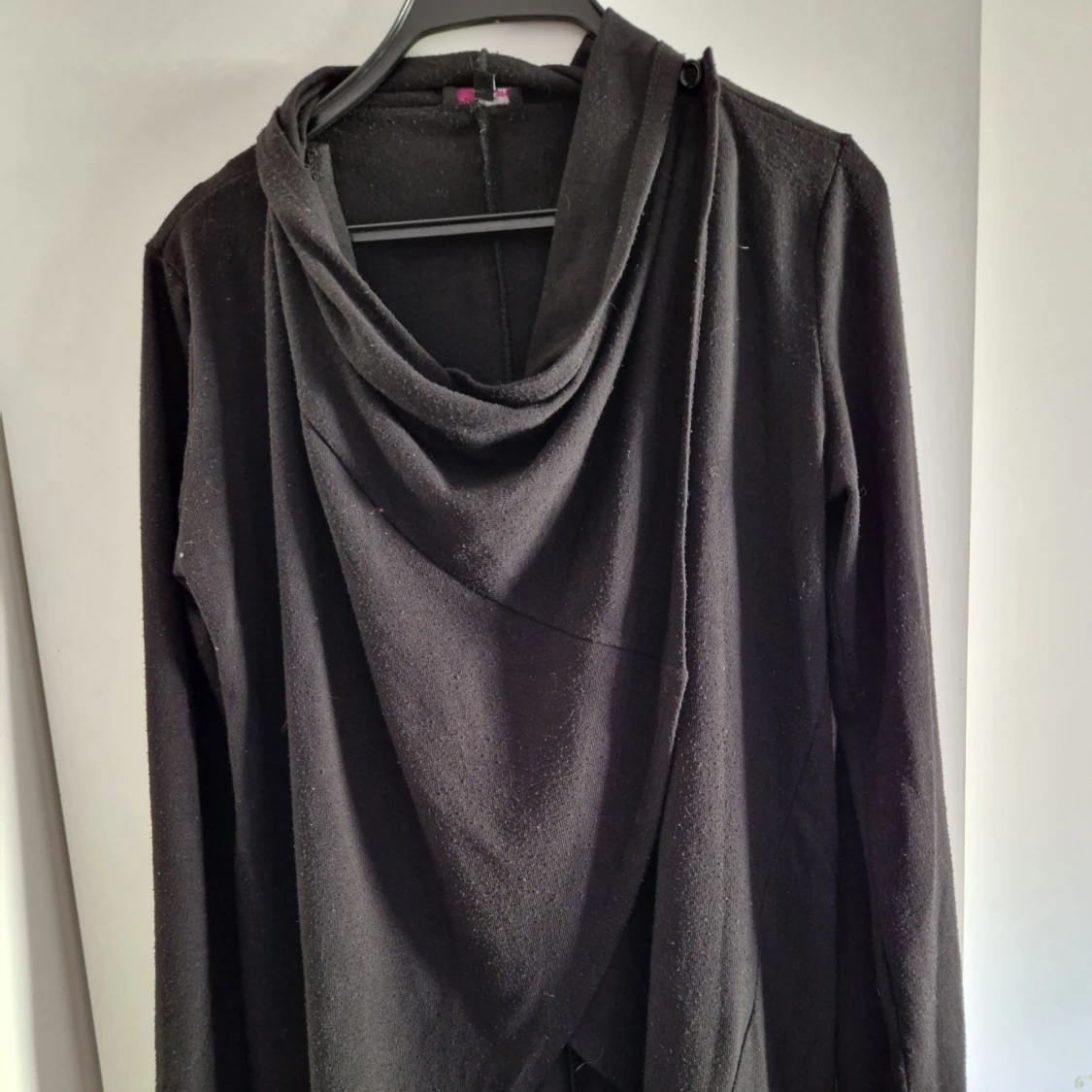 Svart omlottkofta från Stella Morgan - 3