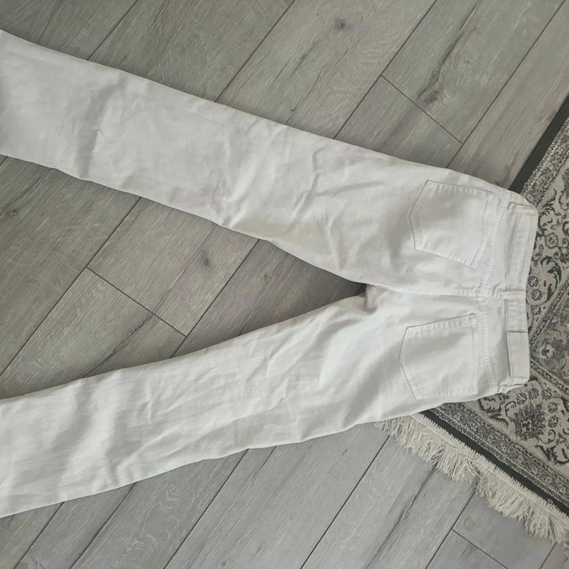 Vita straight jeans från Acne Jeans - 2